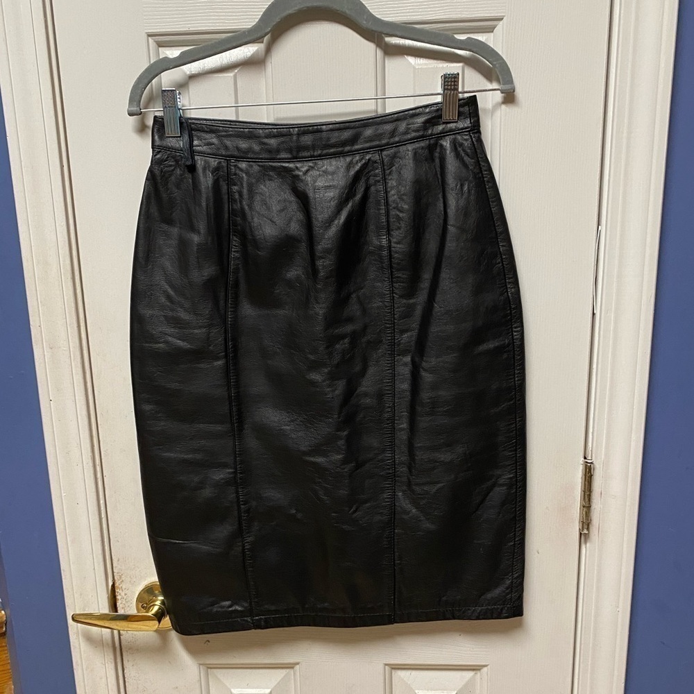 Global Identity VINTAGE 1980's
Skirt BLACK LEATHER 9/10